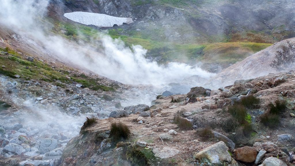 Тепло из недр Земли выходит наружу