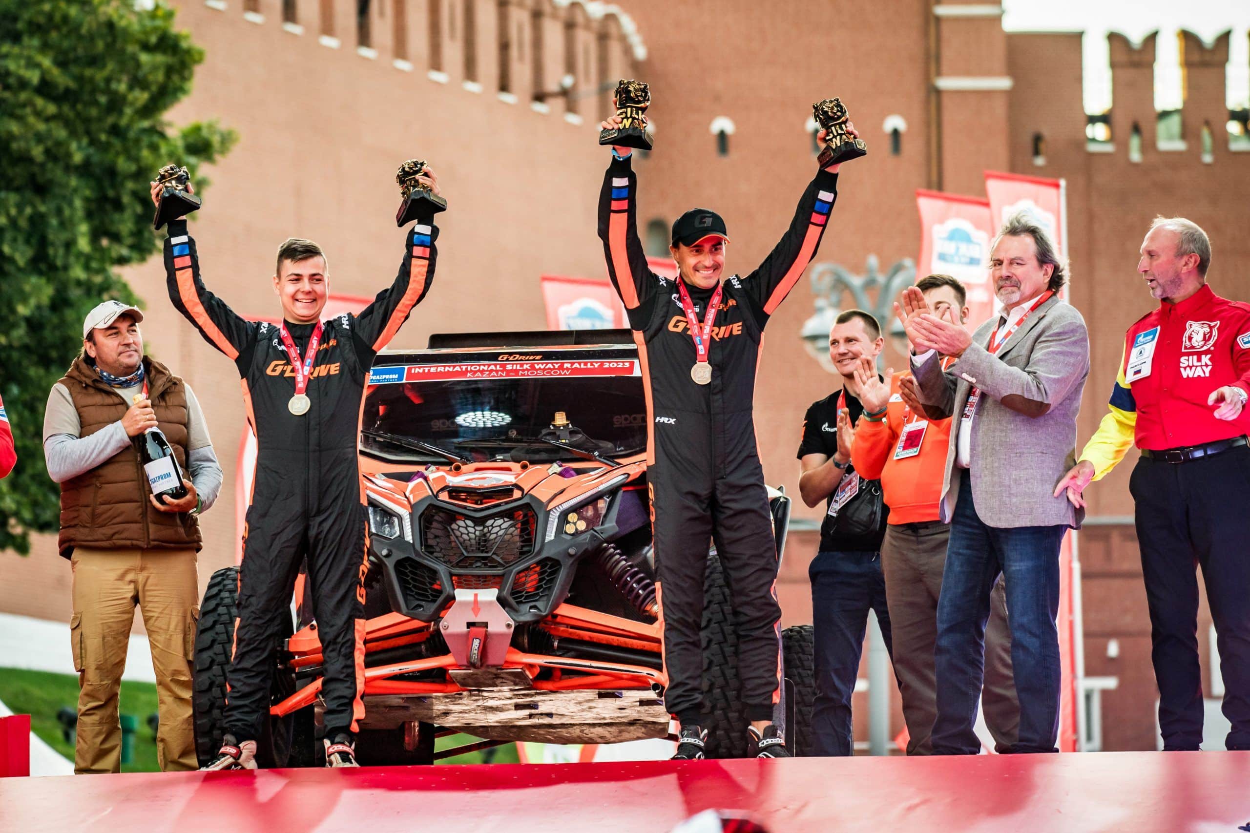 Команда G-Drive Racing. Роман Русинов - в центре