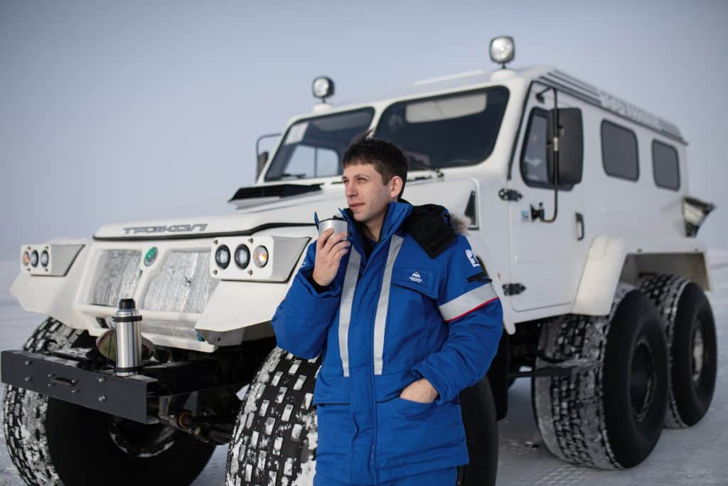 Специалисты весь сезон следят за скоростью передвижения по снежной трассе и ее состоянием