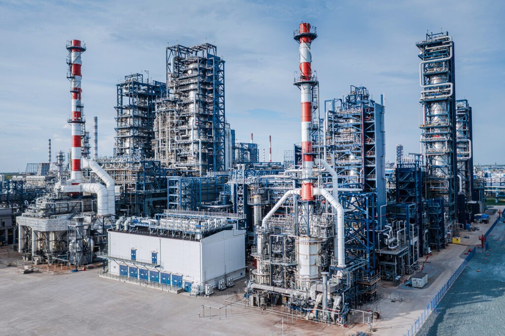 Здесь &mdash; в комплексе ЭЛОУ-АВТ &mdash; нефть обретает новую жизнь, чтобы стать топливом