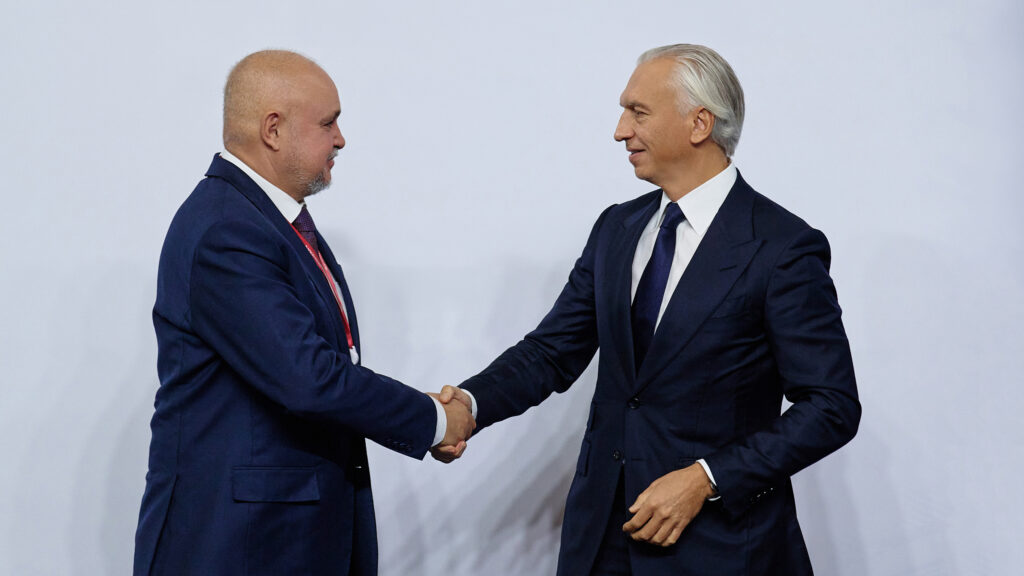 Министр энергетики Российской Федерации Сергей Цивилев и Председатель правления &laquo;Газпром нефти&raquo; Александр Дюков