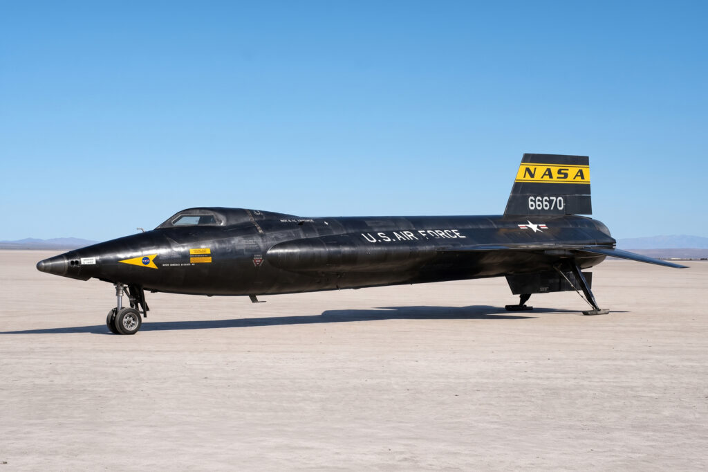 Изображение сгенерировано нейросетью на основе оригинального фото ракетоплана X-15