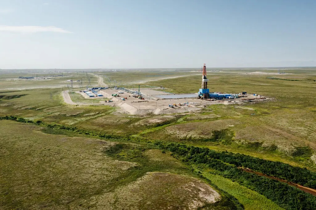 Буровая установка на Восточно-Мессояхском месторождении &mdash; самом северном материковом нефтепромысле России